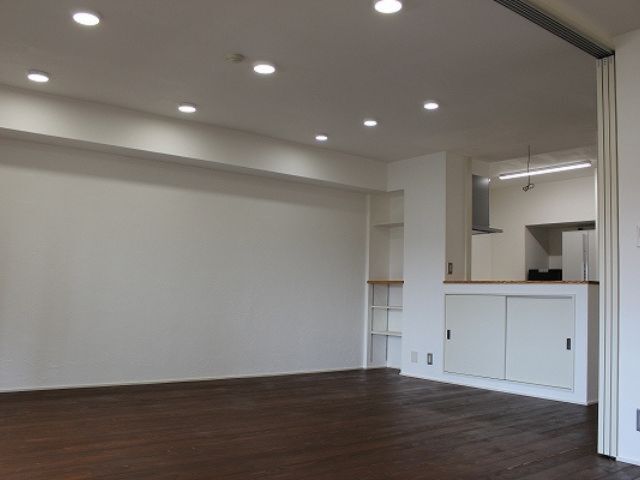 リビングリフォーム　自然素材を使ったモダンなお部屋になりました。