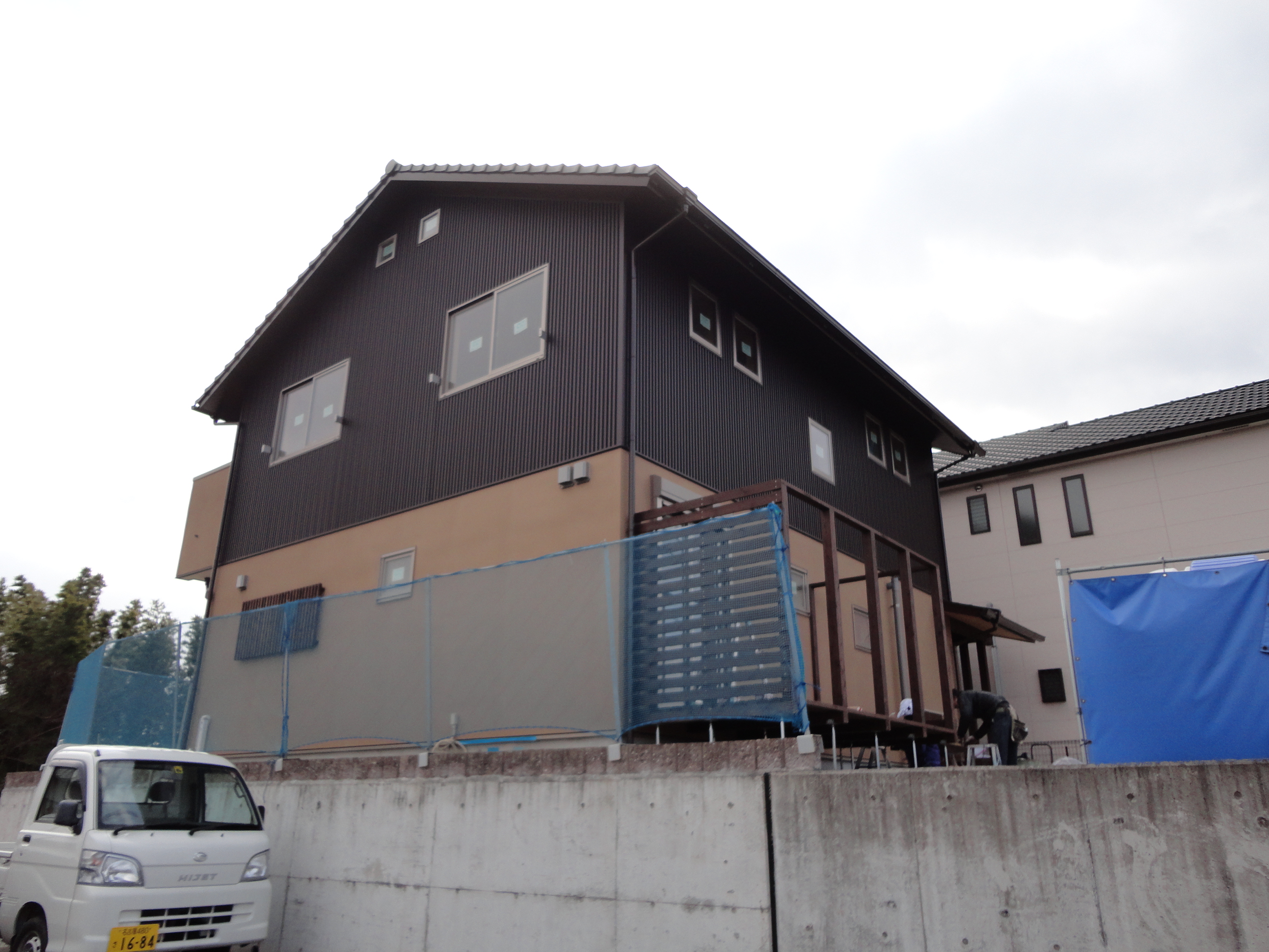 新築注文住宅　ウドデッキ　自然素材　知多市