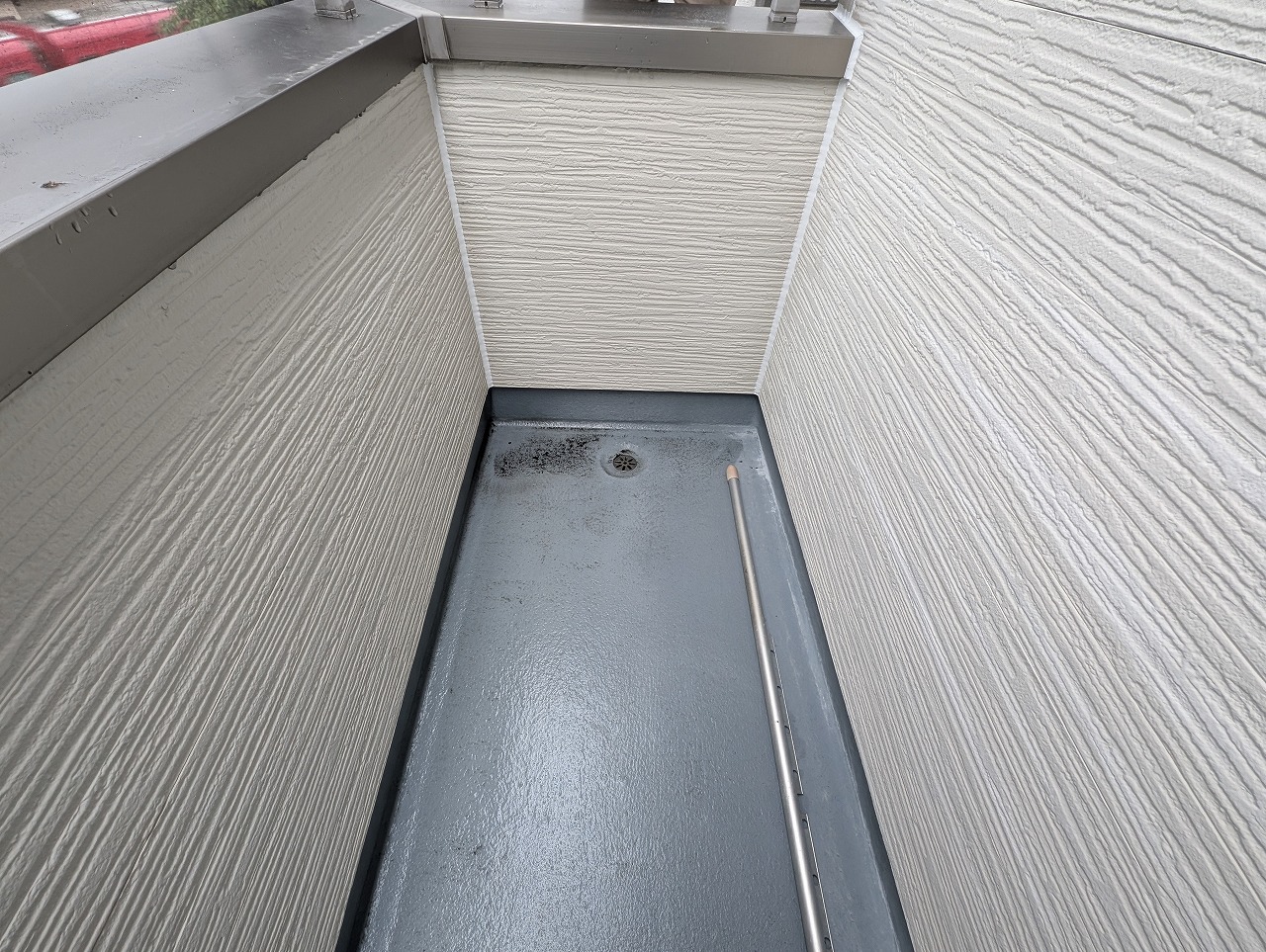 分譲住宅　ベランダ　オーバーフロー管がない　立ち上がり低い　水切りなし