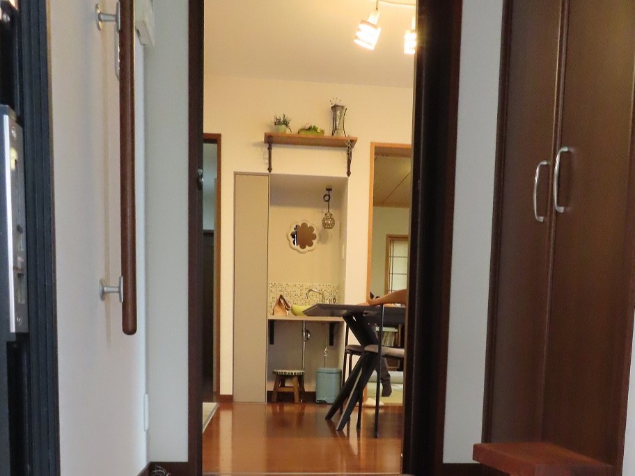 手洗いコーナー　モザイクタイル　ペンダントライト　LDKリフォーム　知多市　カワイ建築工房