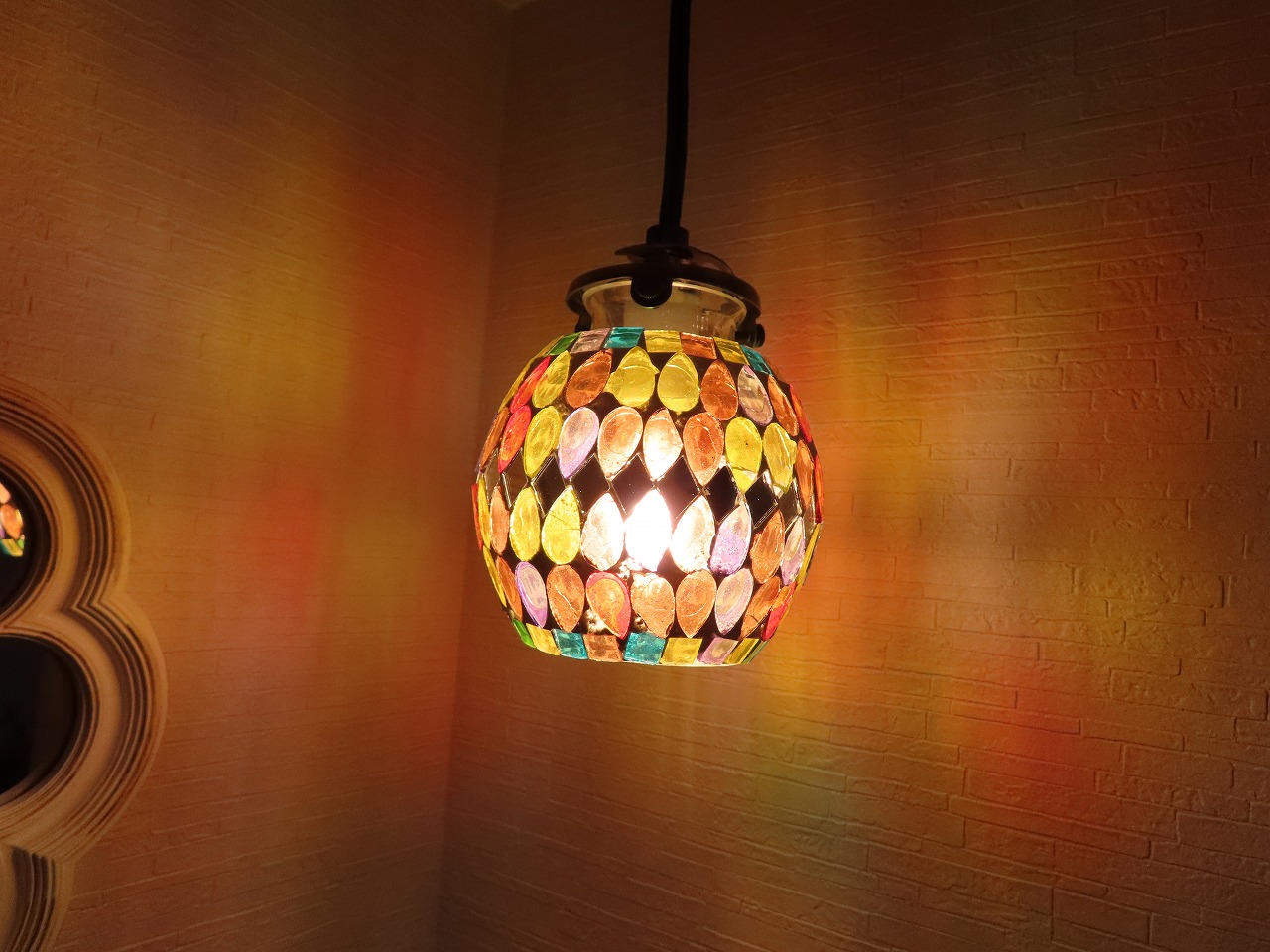 モザイクガラス　ペンダントライト　手洗いコーナー　リフォーム　知多市　カワイ建築工房
