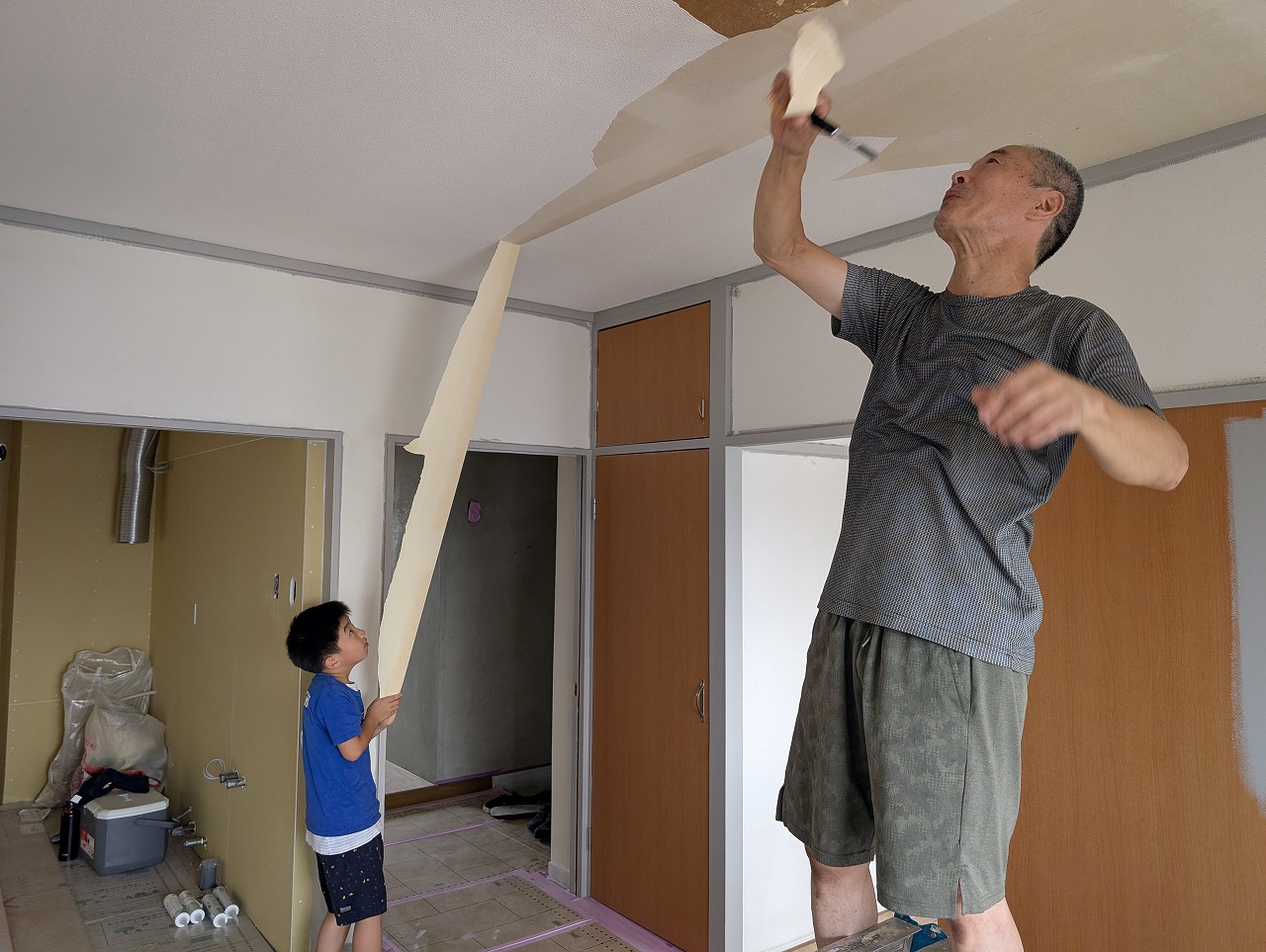 公団住宅　リノベーション　壁紙張替え　名古屋市　カワイ建築工房