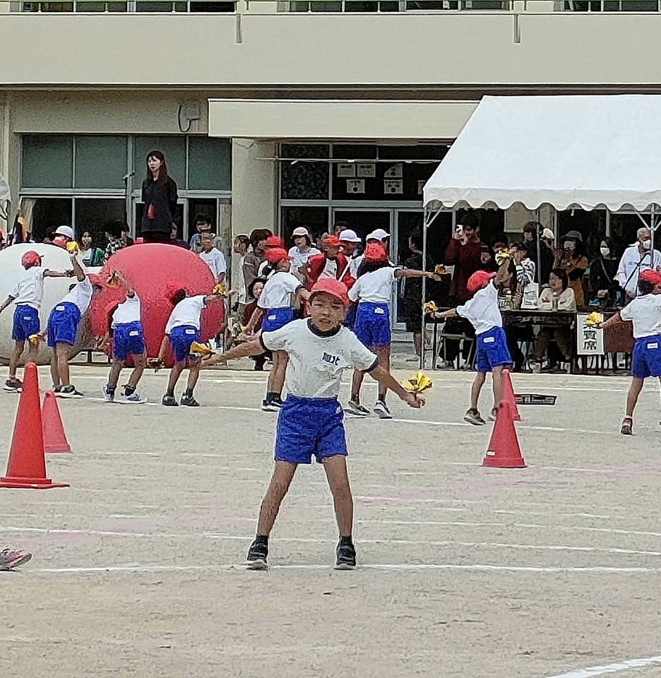 次男坊踊る。架設足場を建てる。古民家再生、リフォーム、リノベーションなら、愛知県知多市のカワイ建築工房へ