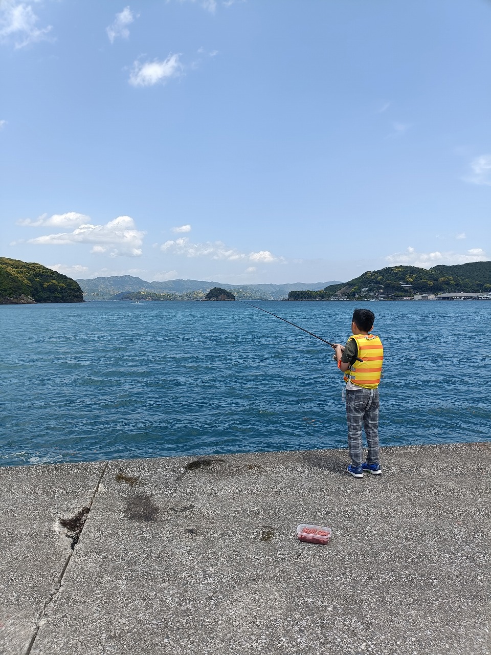 GW　三重県宿田曽　サビキ釣り　五目釣り　三兄弟　５０匹越え釣果　カワイ建築工房
