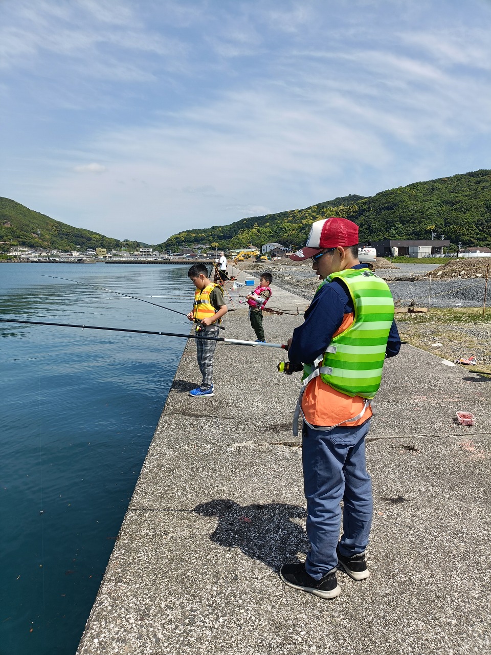GW　三重県宿田曽　サビキ釣り　五目釣り　三兄弟　５０匹越え釣果　カワイ建築工房